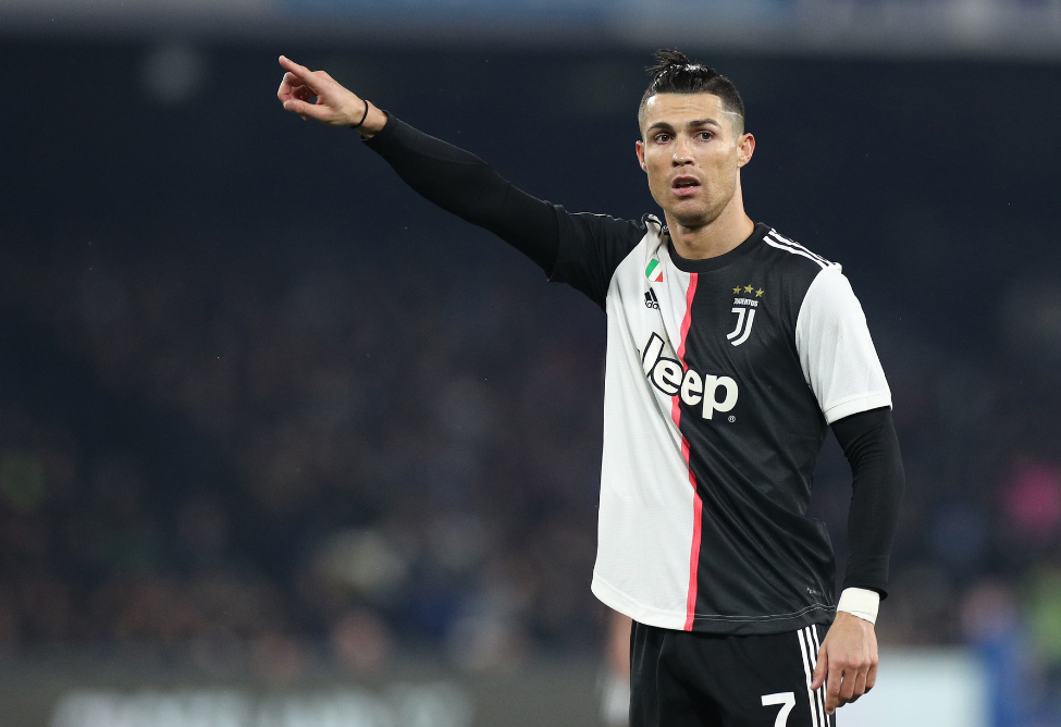 惊天逆转！阿森纳遭维拉绝杀 英超三强争霸白热化（爆冷大逆转！维拉补时绝杀阿森纳，英超三强争霸愈演愈烈）